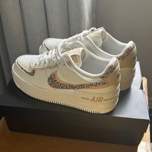 Women’s Air Force 1 shadow